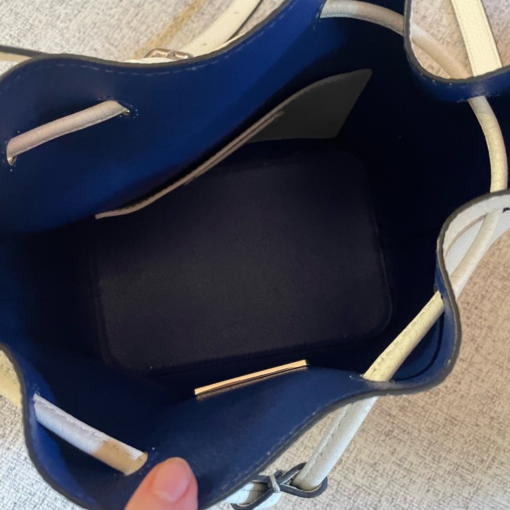DKNY White Shoulder Bag with Drawstring Closure - Picture 3 of 3